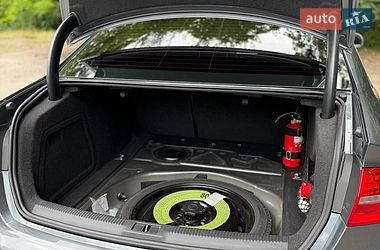 Седан Audi A4 2015 в Києві