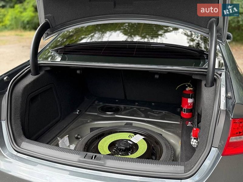 Седан Audi A4 2015 в Києві