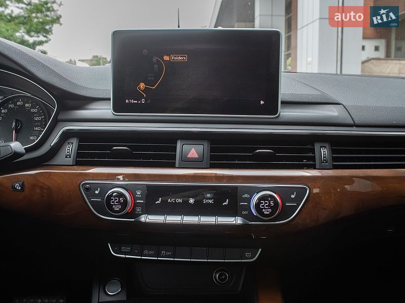 Седан Audi A4 2016 в Киеве