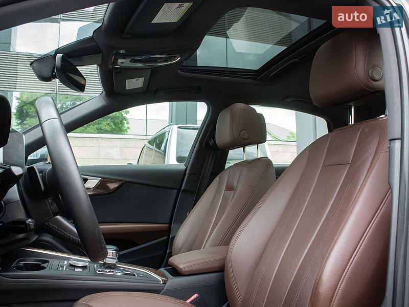 Седан Audi A4 2016 в Киеве
