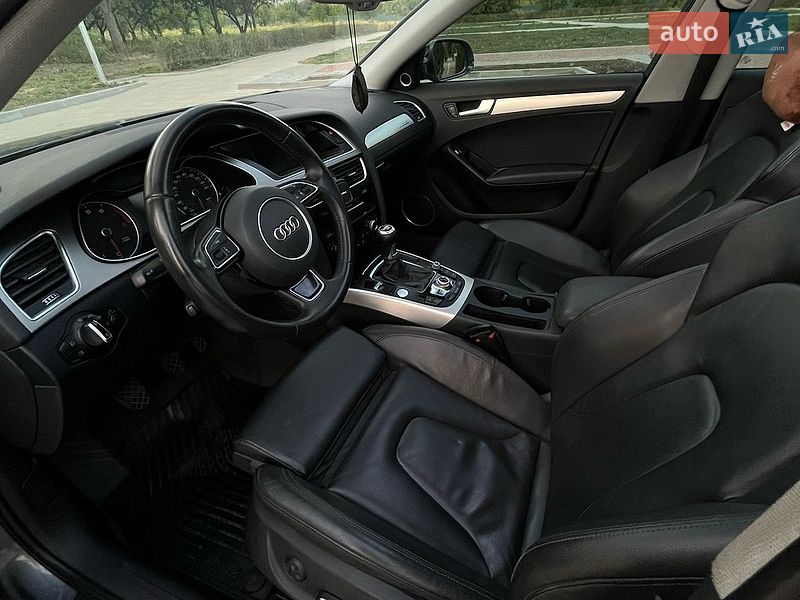 Седан Audi A4 2014 в Дніпрі