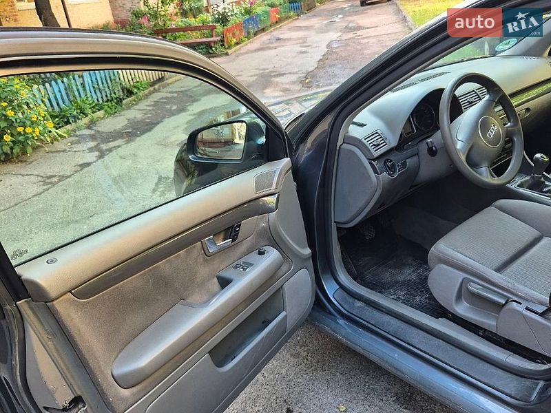 Седан Audi A4 2001 в Чернигове