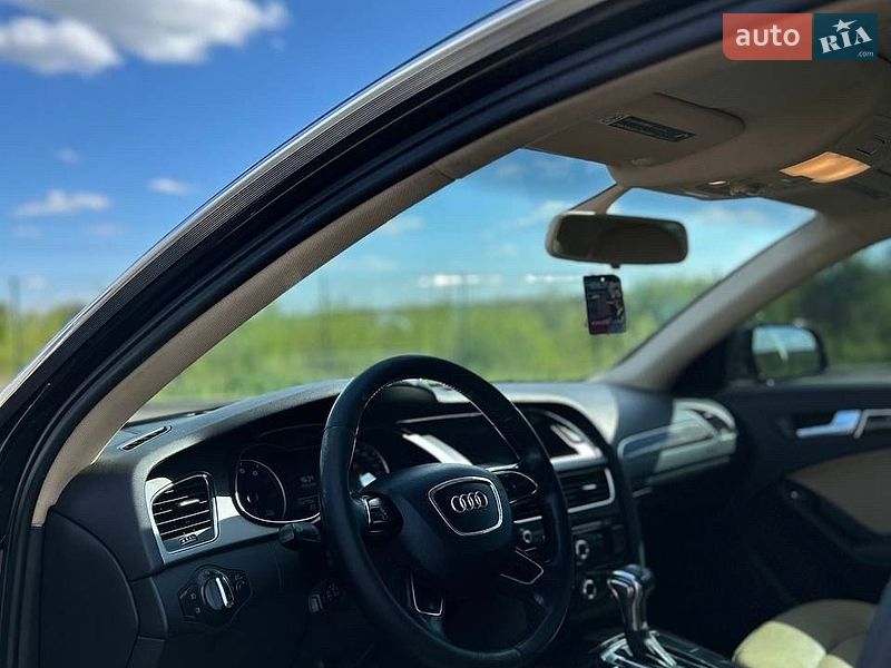 Седан Audi A4 2013 в Рівному