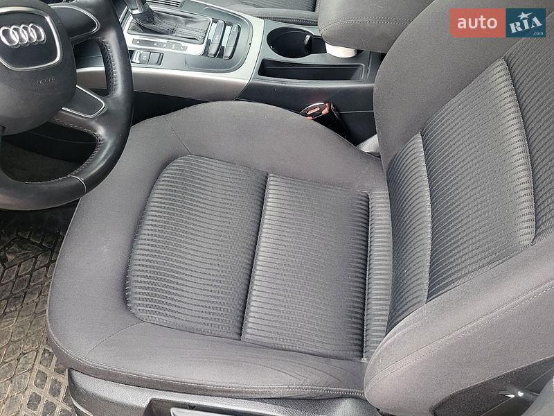 Седан Audi A4 2013 в Коростене