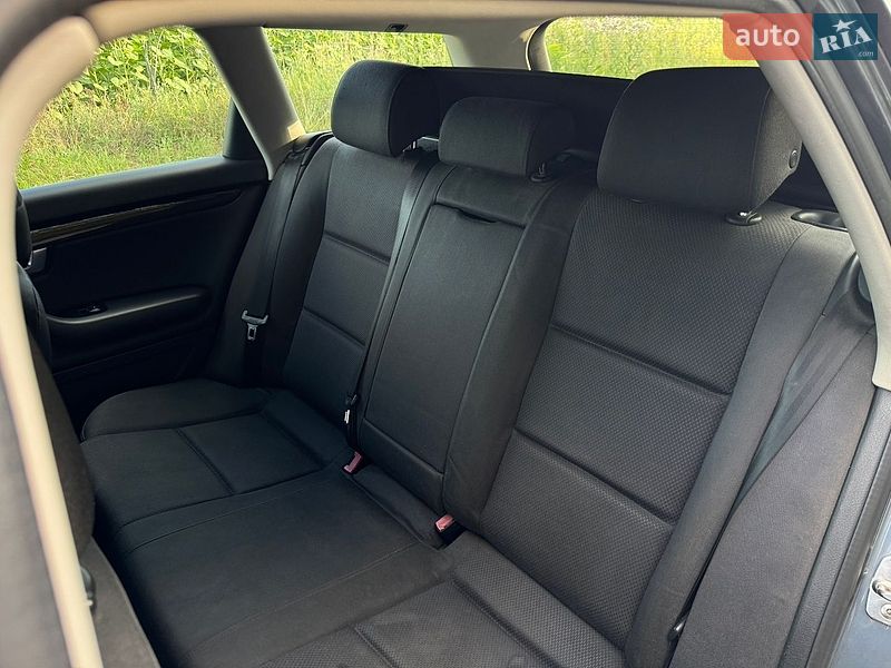 Универсал Audi A4 2004 в Каменке