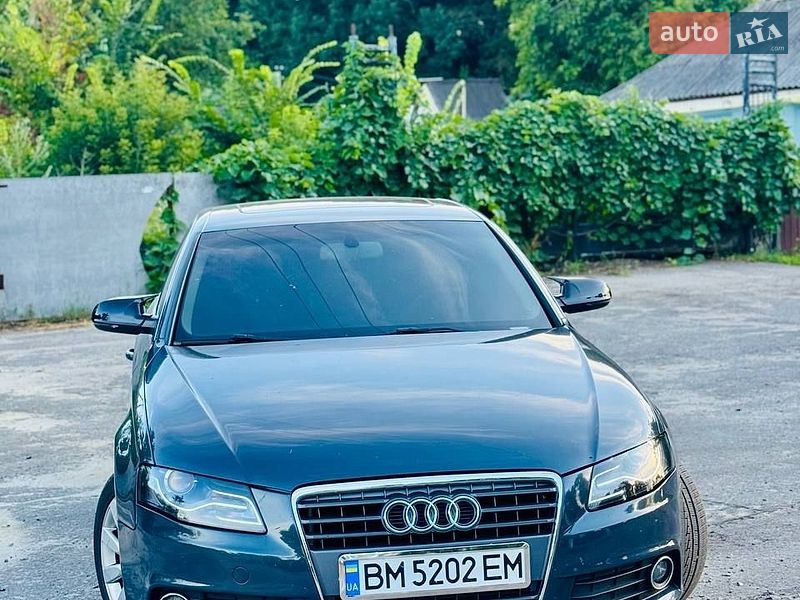 Седан Audi A4 2011 в Липовой Долине