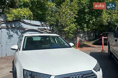 Седан Audi A4 2017 в Киеве