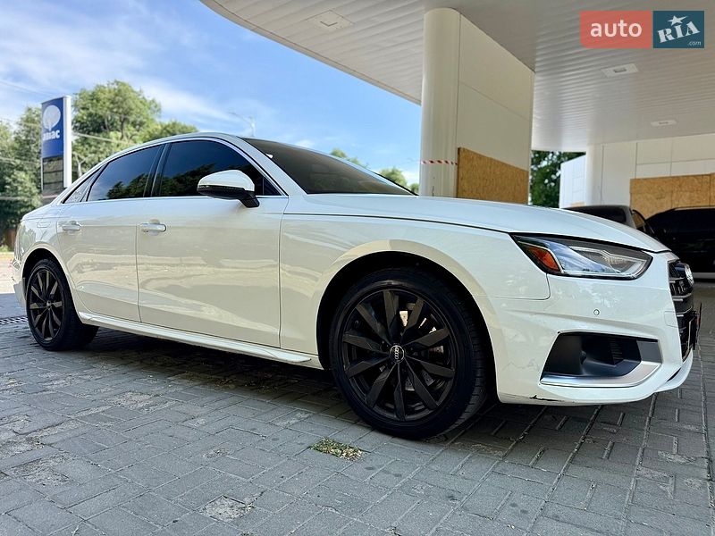 Седан Audi A4 2021 в Днепре