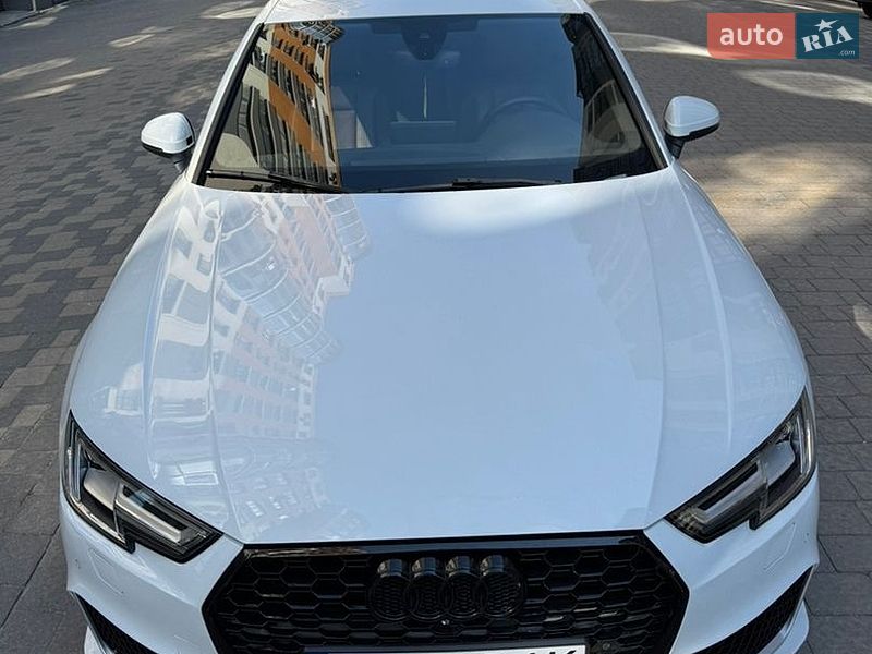 Седан Audi A4 2018 в Ивано-Франковске