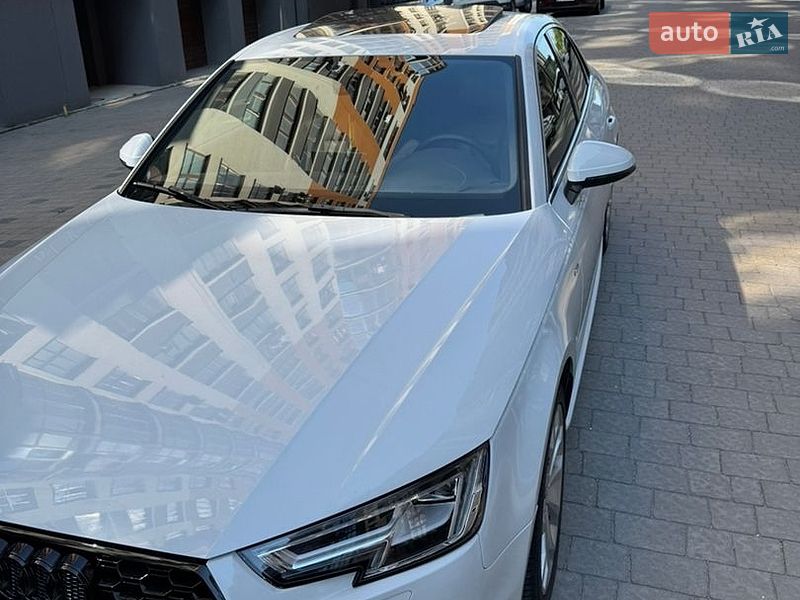 Седан Audi A4 2018 в Ивано-Франковске