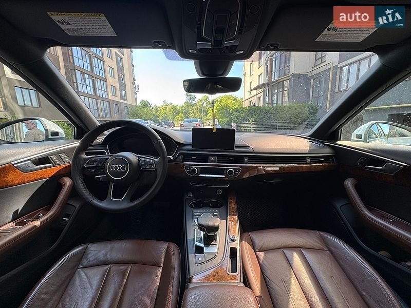 Седан Audi A4 2018 в Ивано-Франковске