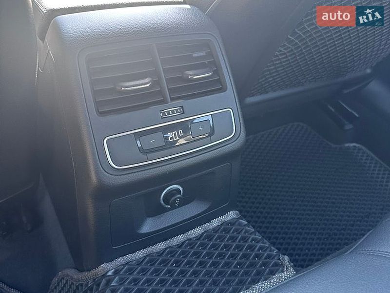 Седан Audi A4 2017 в Киеве