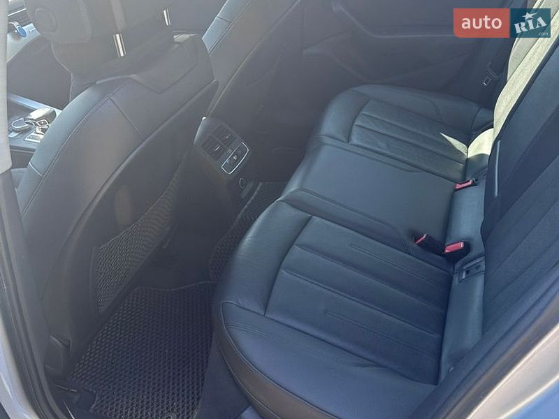 Седан Audi A4 2017 в Киеве