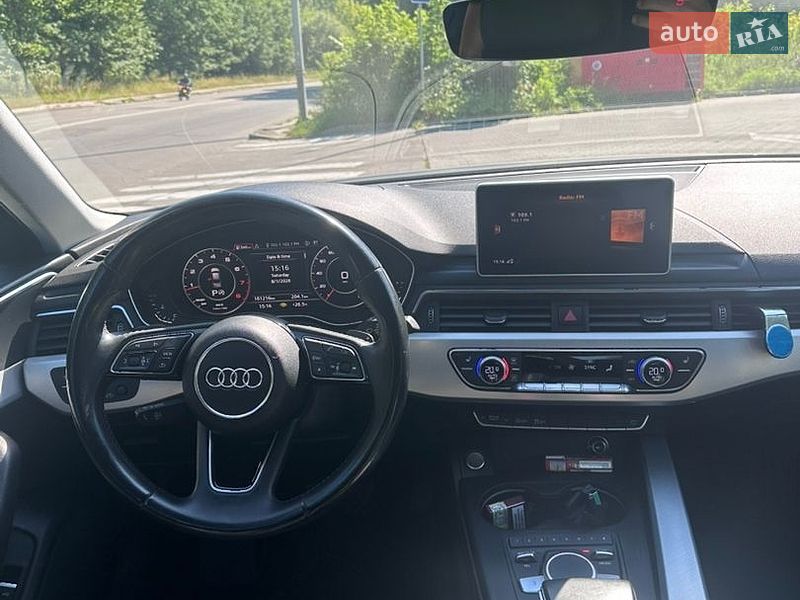 Седан Audi A4 2017 в Киеве