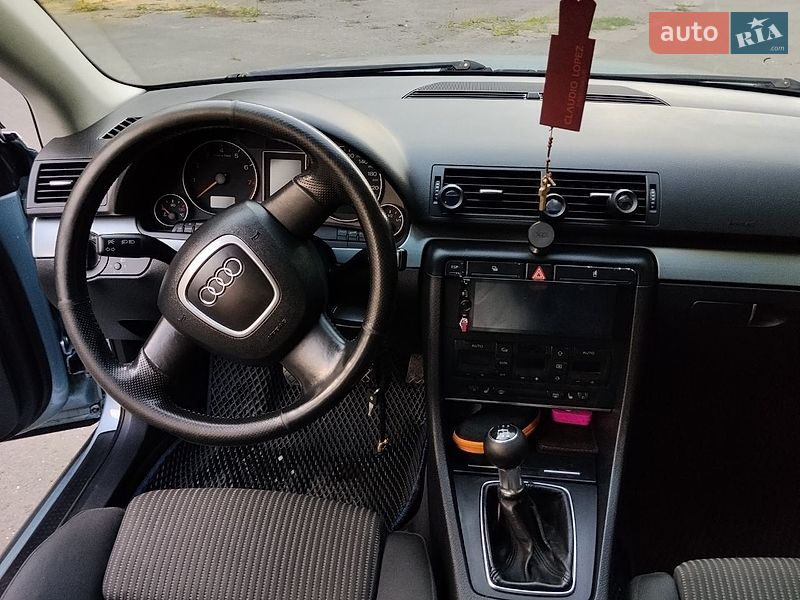 Седан Audi A4 2004 в Львове