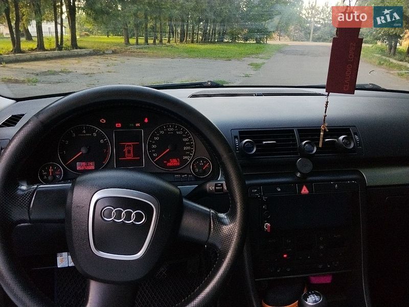 Седан Audi A4 2004 в Львове
