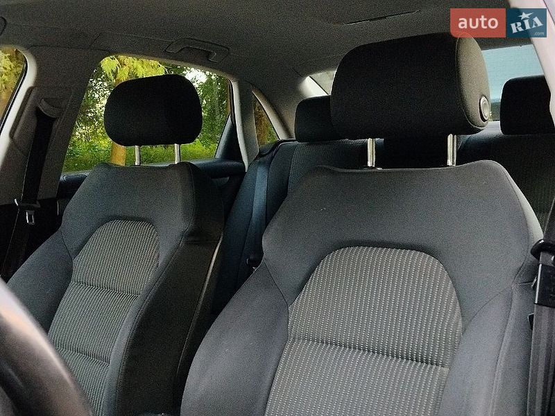 Седан Audi A4 2004 в Львові