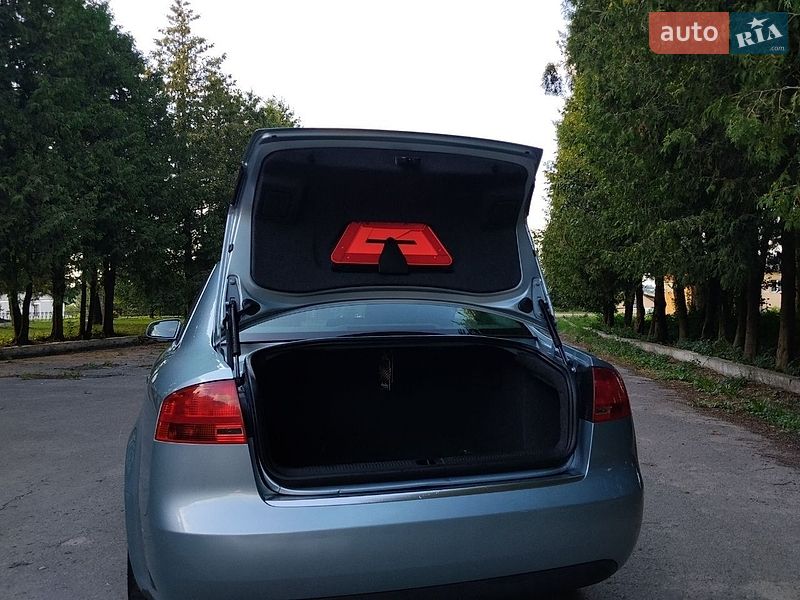 Седан Audi A4 2004 в Львове