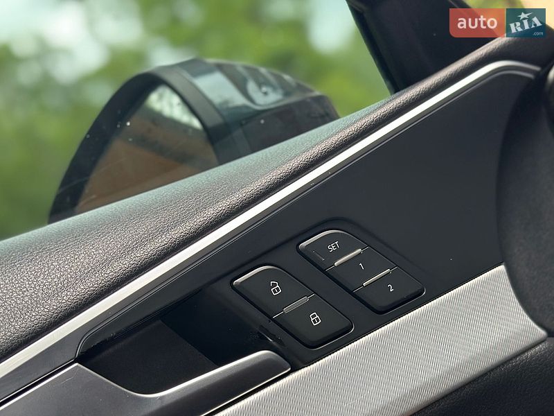 Седан Audi A4 2017 в Дрогобичі
