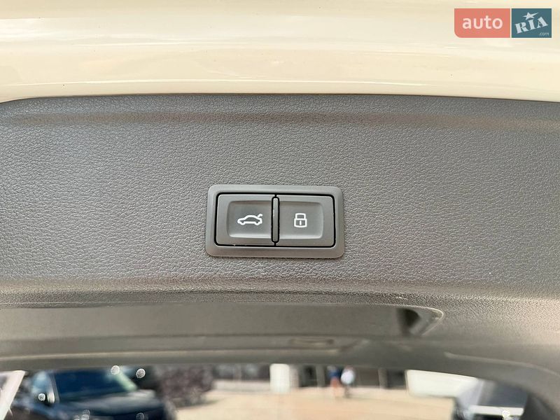 Универсал Audi A4 2019 в Житомире