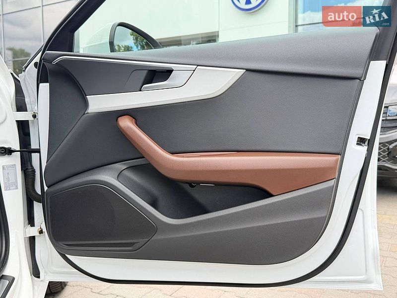 Универсал Audi A4 2019 в Житомире