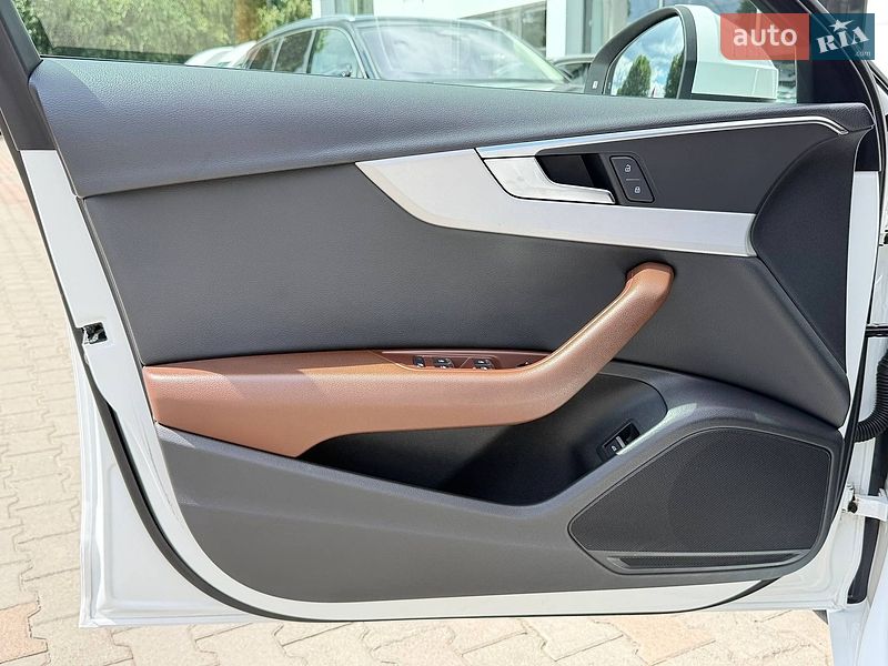 Универсал Audi A4 2019 в Житомире