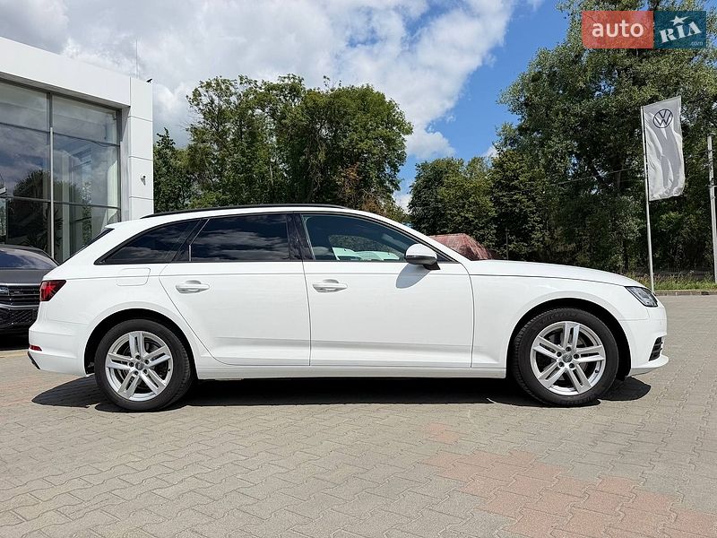 Универсал Audi A4 2019 в Житомире