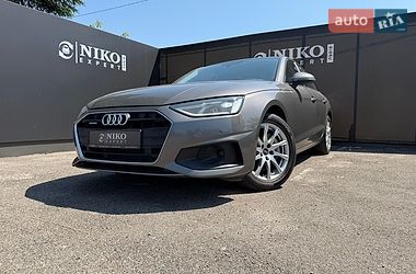 Седан Audi A4 2021 в Львове