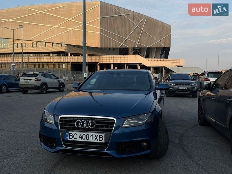 Седан Audi A4 2011 в Львові