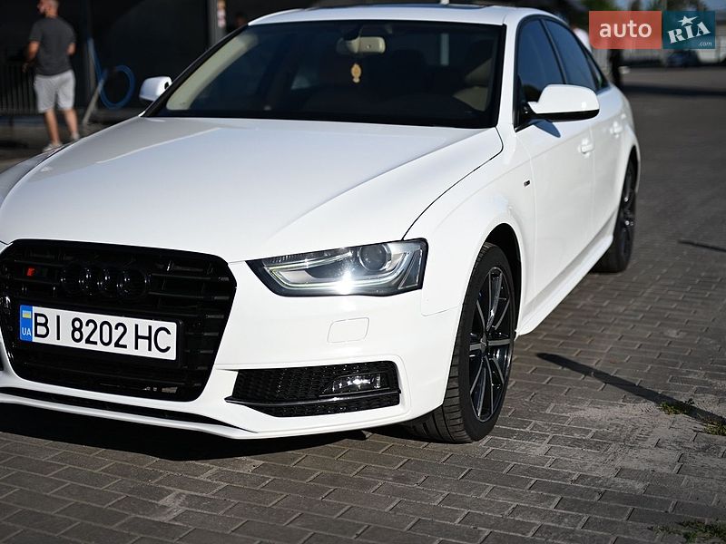 Седан Audi A4 2015 в Миргороді