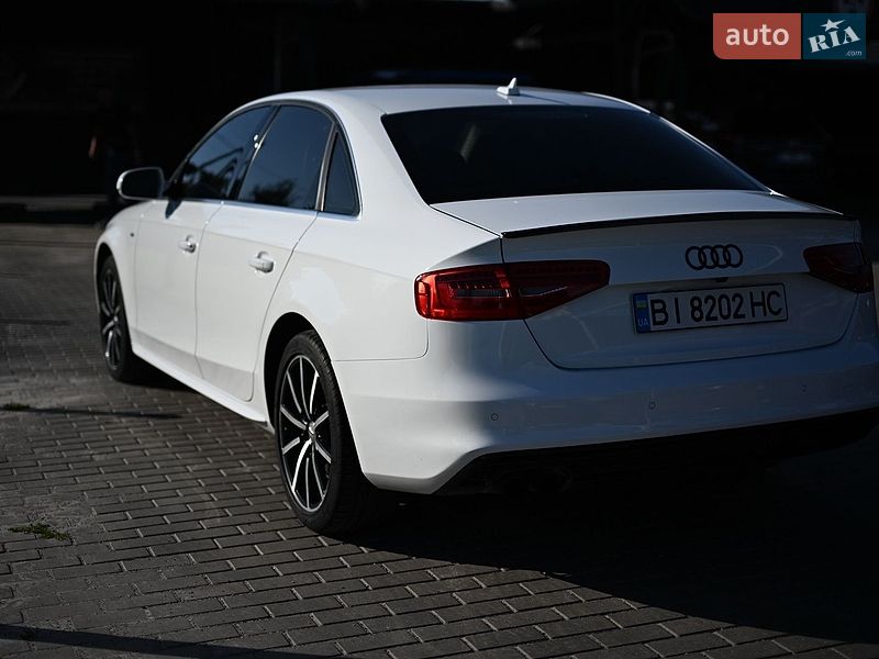 Седан Audi A4 2015 в Миргороді