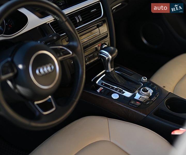 Седан Audi A4 2015 в Миргороді