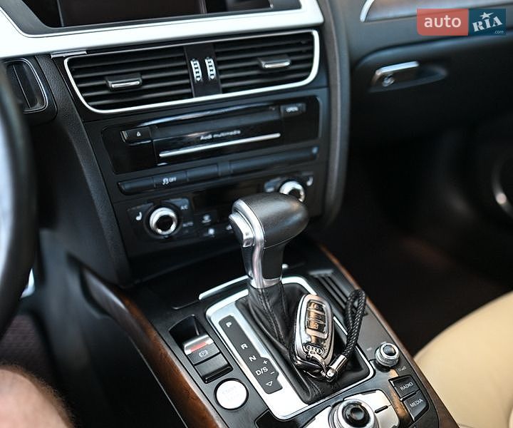 Седан Audi A4 2015 в Миргороді