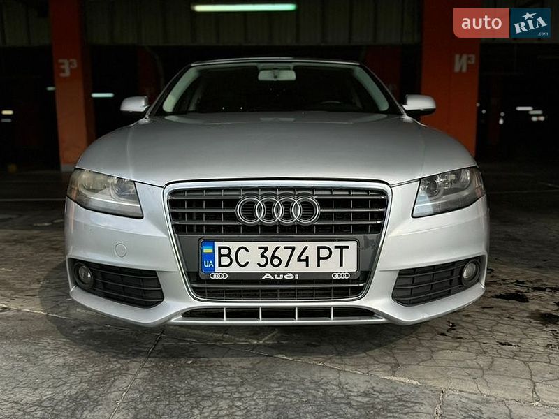 Седан Audi A4 2010 в Львове