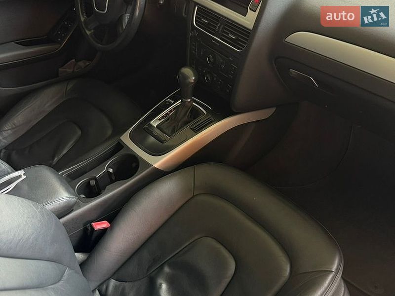 Седан Audi A4 2010 в Львові