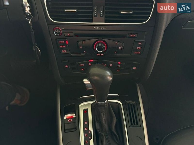 Седан Audi A4 2010 в Львові