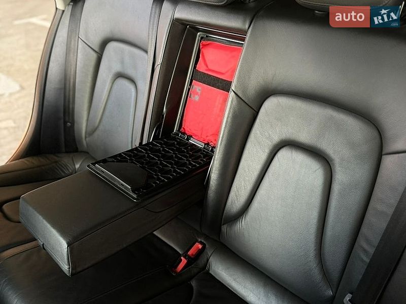 Седан Audi A4 2010 в Львове