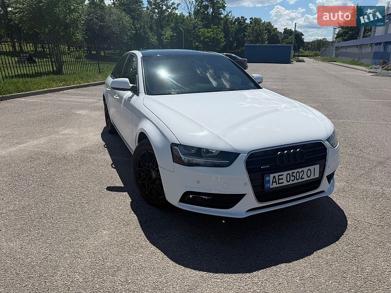 Седан Audi A4 2013 в Дніпрі