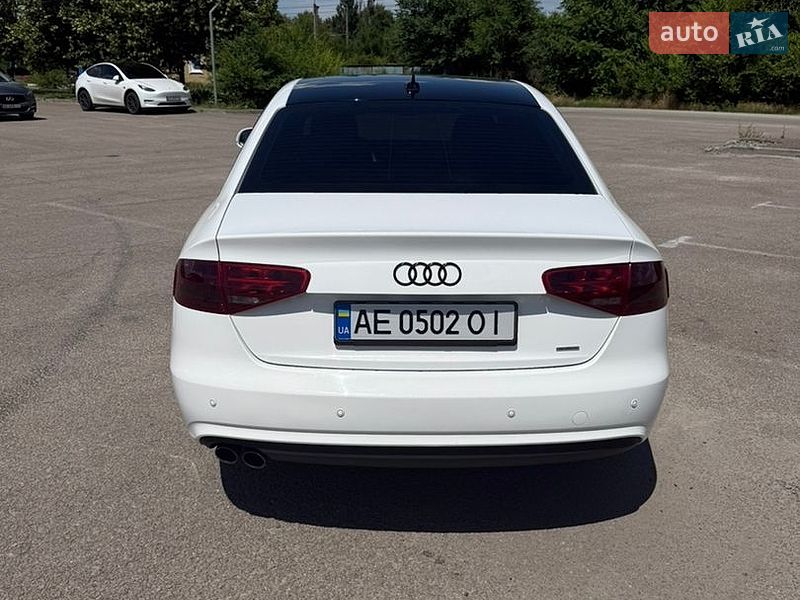 Седан Audi A4 2013 в Дніпрі