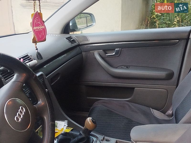 Седан Audi A4 2001 в Глыбокой
