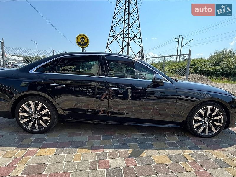 Седан Audi A4 2020 в Стрию