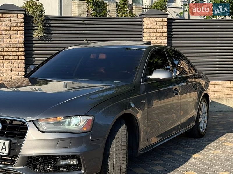 Седан Audi A4 2014 в Львові