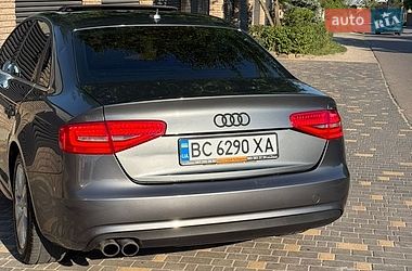 Седан Audi A4 2014 в Львові