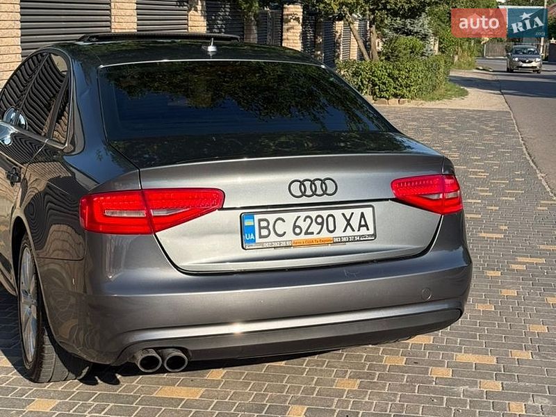 Седан Audi A4 2014 в Львові