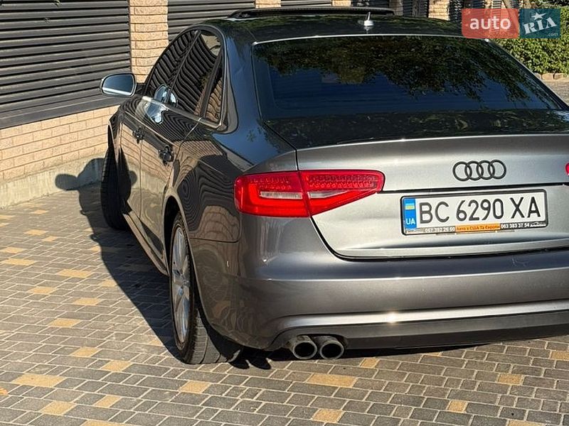 Седан Audi A4 2014 в Львові
