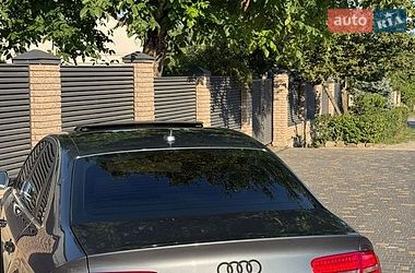 Седан Audi A4 2014 в Львові