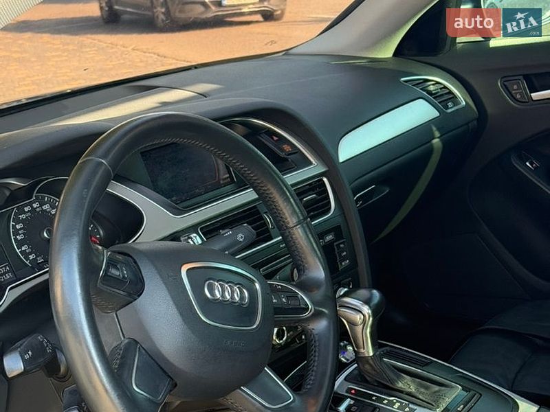 Седан Audi A4 2014 в Львові