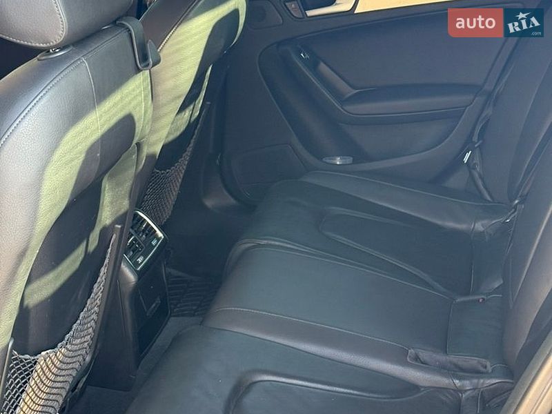 Седан Audi A4 2014 в Львові