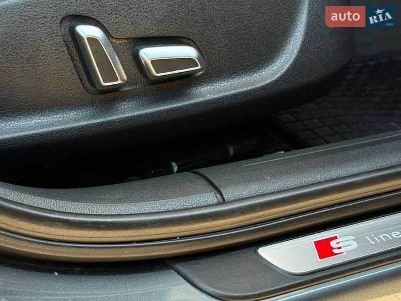 Седан Audi A4 2014 в Львові