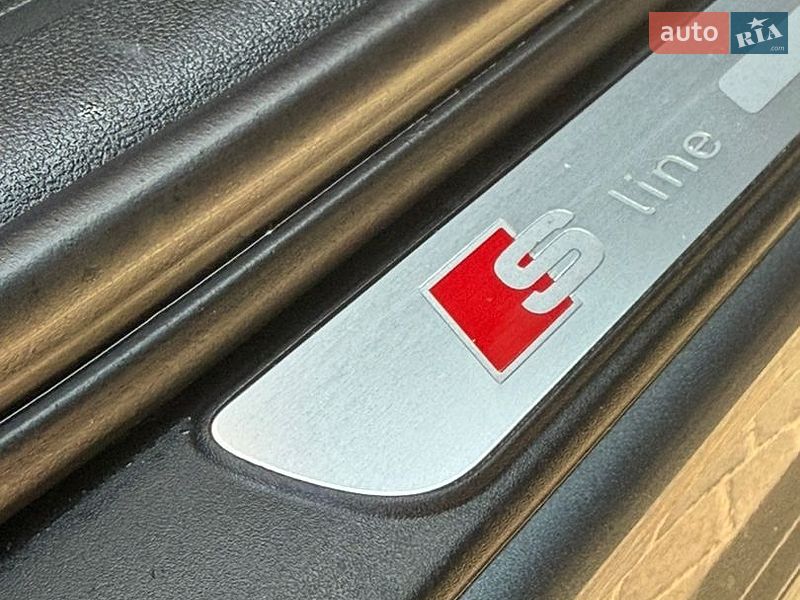 Седан Audi A4 2014 в Львові
